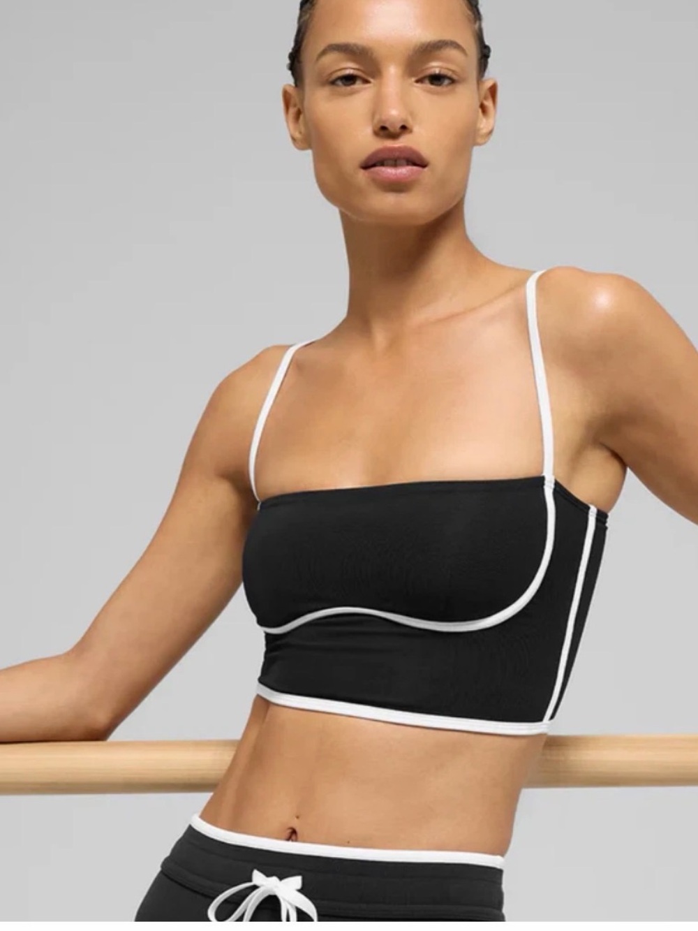 ALO Yoga Airbrush Streamlined Bra Tank Black & White Size medium